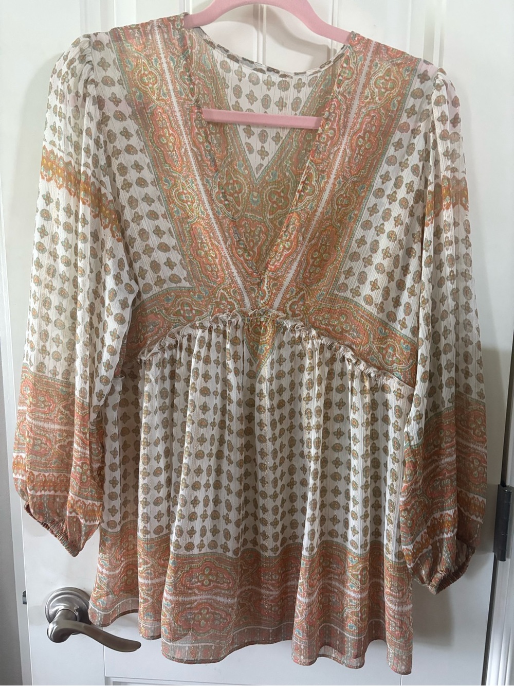 Bohemian V-Neck Tunic Top in White with Peach & Tan Paisley — Unbranded